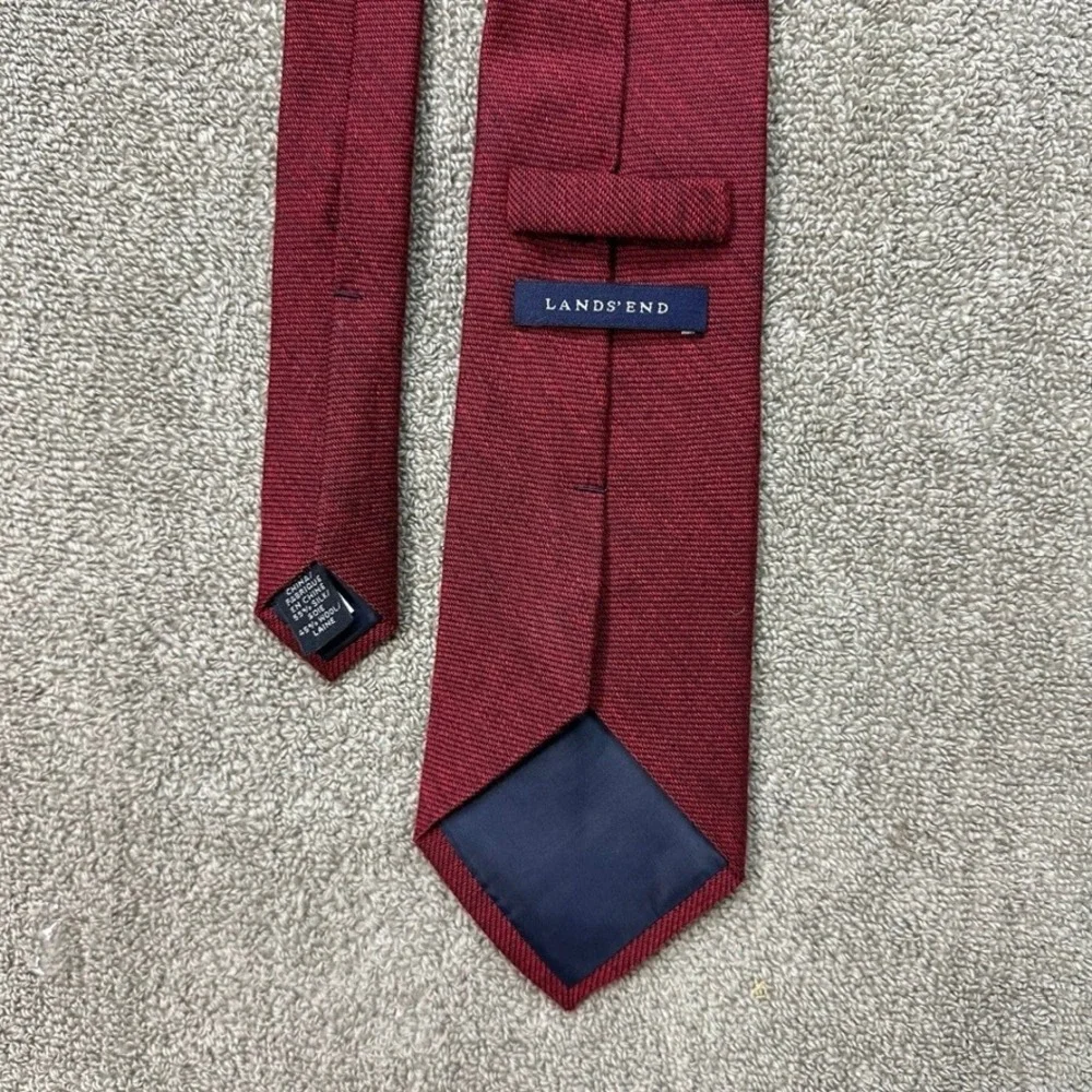 Lands End Mens Burgundy Red Silk Wool Blend Textured Weave Necktie V1512/M3232